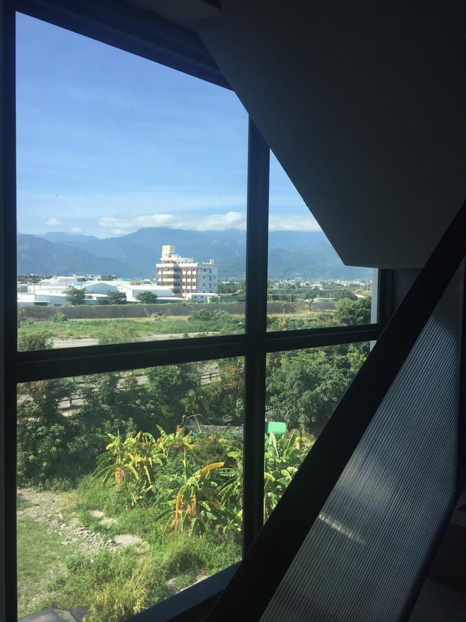 Taitung 티인 틴 리버쇼어 비앤비 B&B 외부 사진