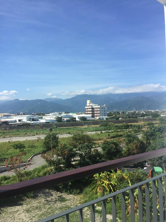 Taitung 티인 틴 리버쇼어 비앤비 B&B 외부 사진